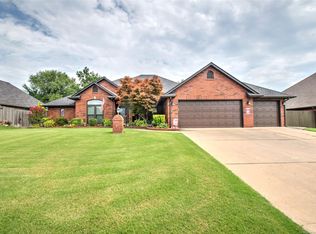 3215 W Jeannie Ln, Muskogee, OK 74403