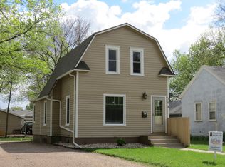 104 7th St, Brookings, SD 57006