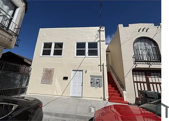 2 bed, 1000 sqft, $2,700 — Photo 1