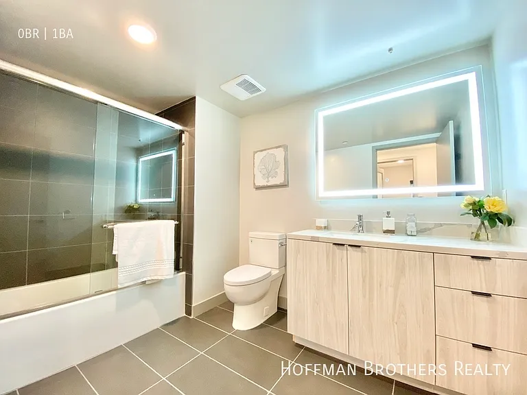 1534 Brockton Ave #410 — Photo 7
