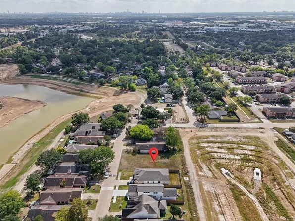 7713 Green Lawn Dr, Houston, TX 77088