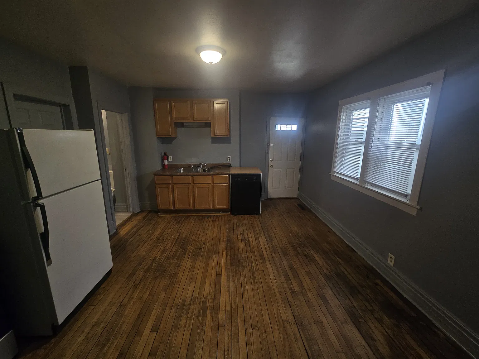 2 bed, $1,300 — Photo 4