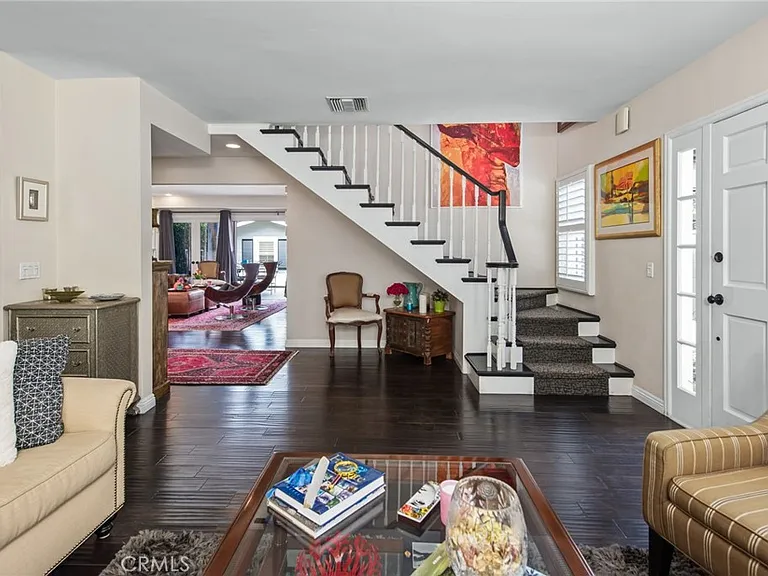 4323 Laurelgrove Ave — Photo 17