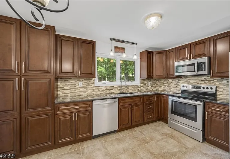 518 Drakestown Rd — Photo 21
