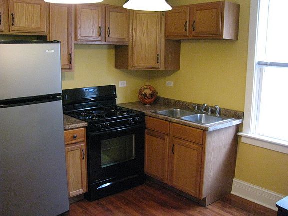 5th image of 7034 S Rockwell St #2