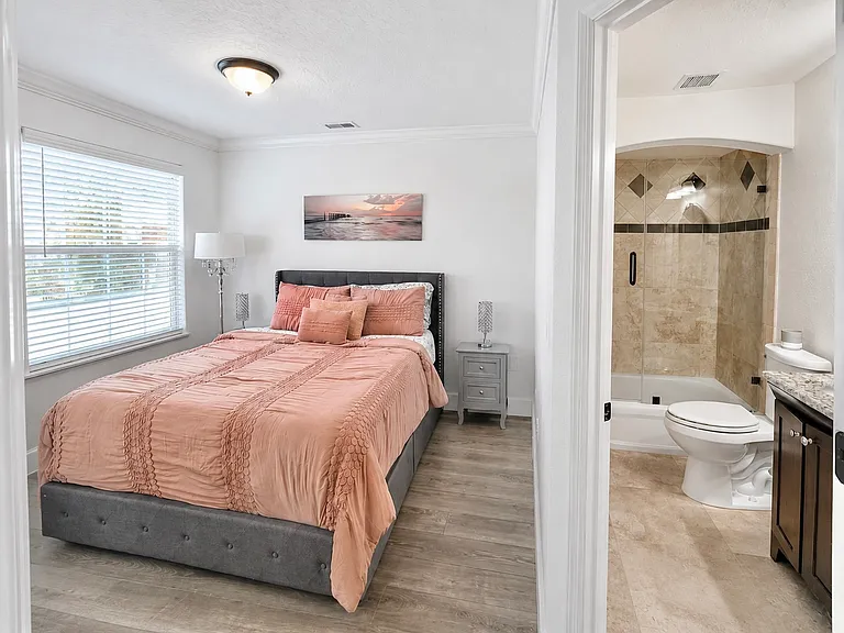 606 E Livingston St — Photo 42