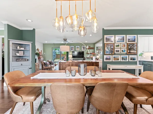 9854 Estate Ln, Dallas, TX 75238