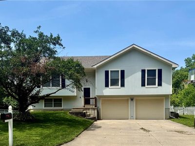 4104 Lakeview Dr, Leavenworth, KS, 66048