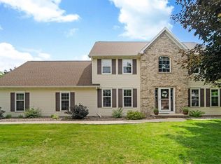 429 E Carrington Ln, Appleton, WI 54913