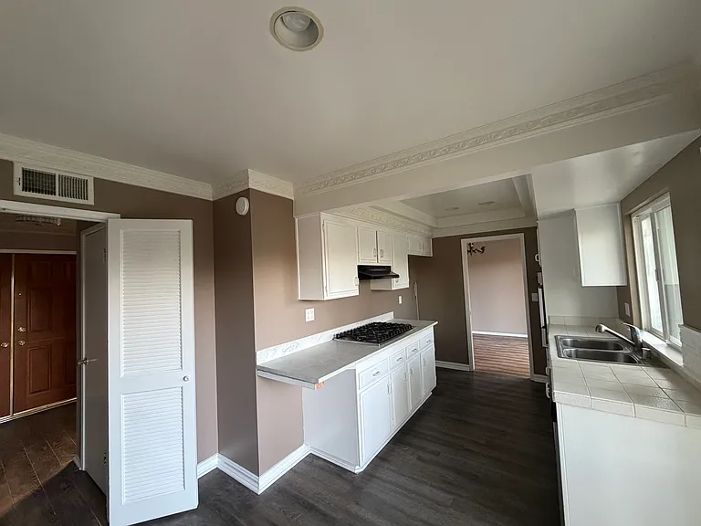 19331 Green Mountain Dr — Photo 3