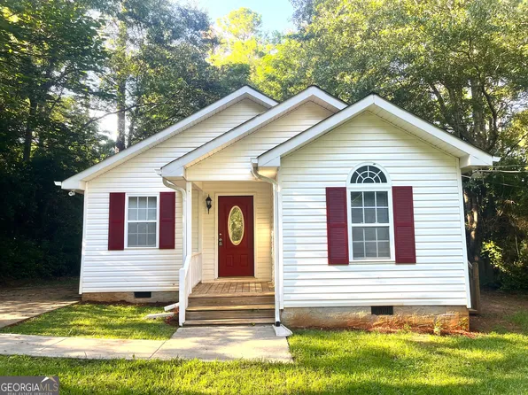 209 Arrowhead Dr, West Point, GA 31833