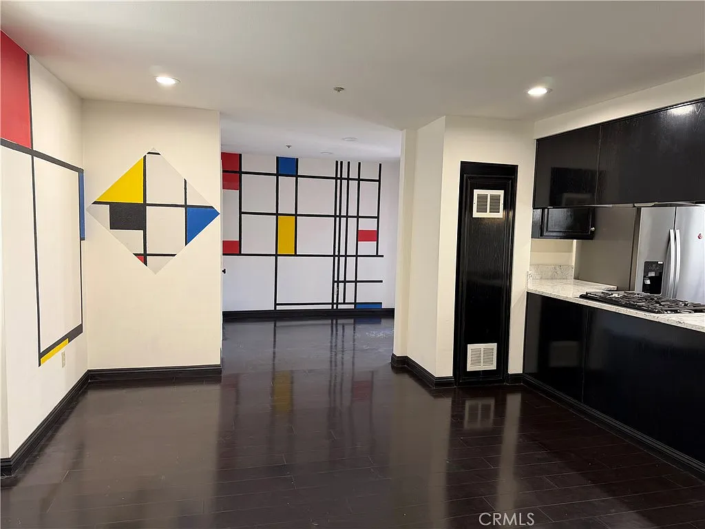 2 bed, 2.5 bath, 1091 sqft, $2,600 — Photo 3