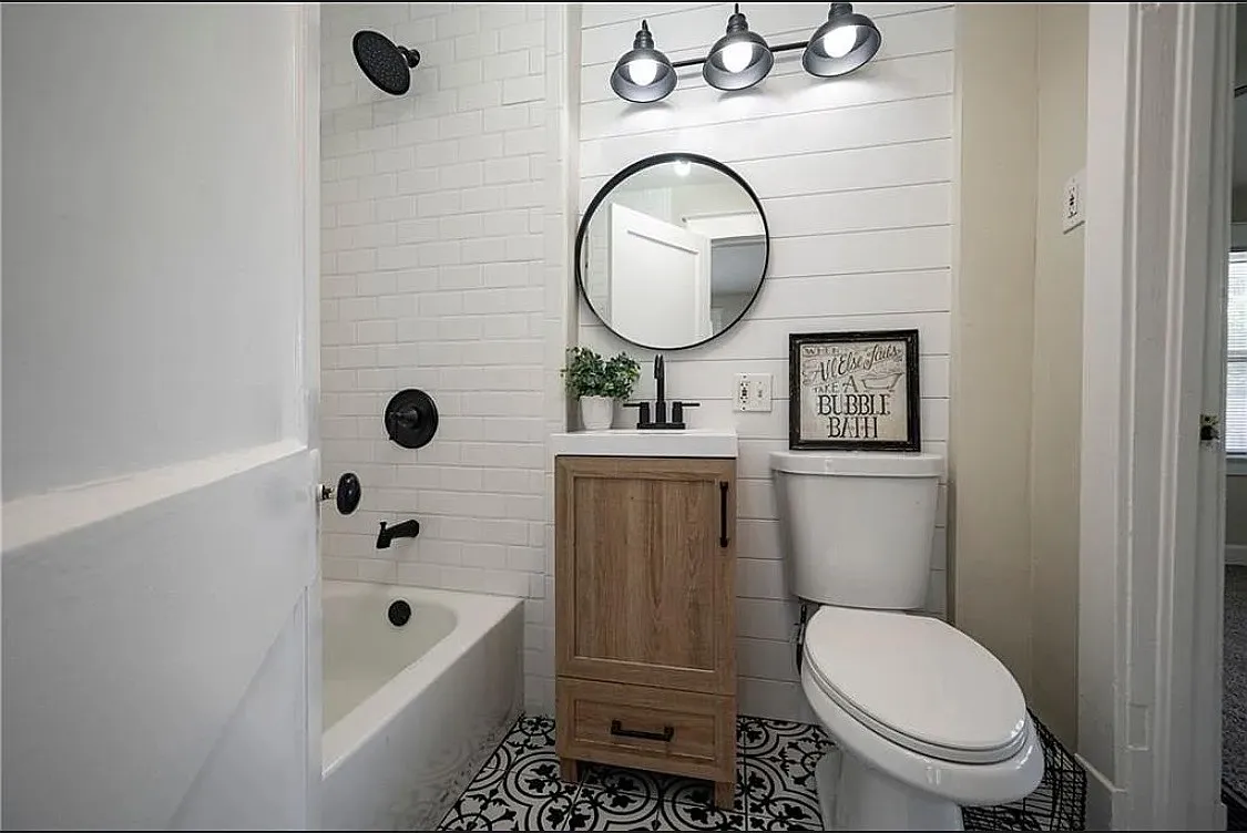 2 bed, 1.5 bath, 736 sqft, $1,400 — Photo 2