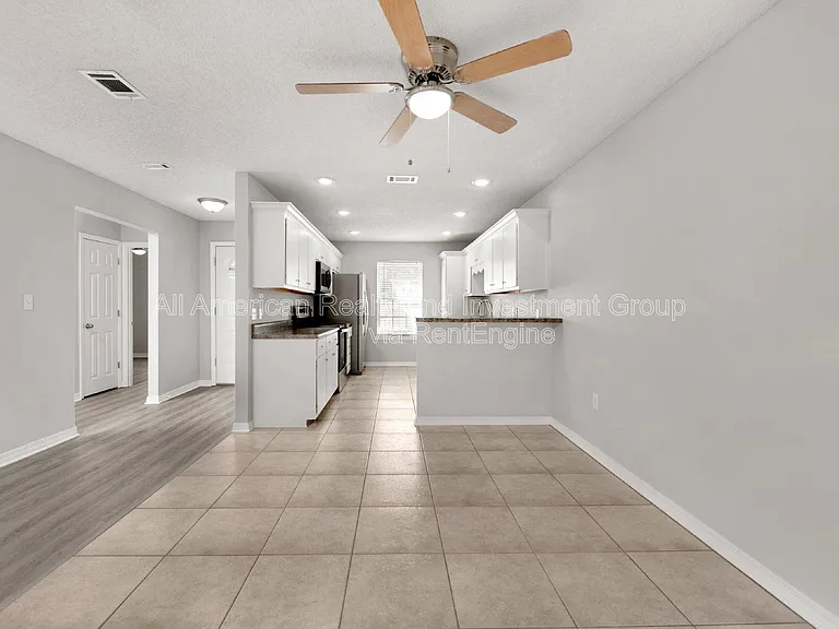 648 Alysheba Dr — Photo 8