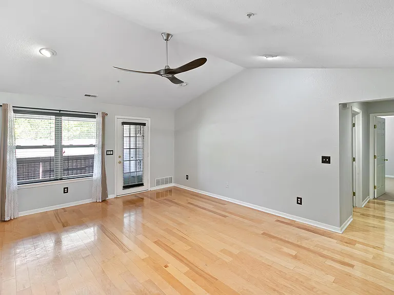 1407 Millbrook Trl — Photo 7