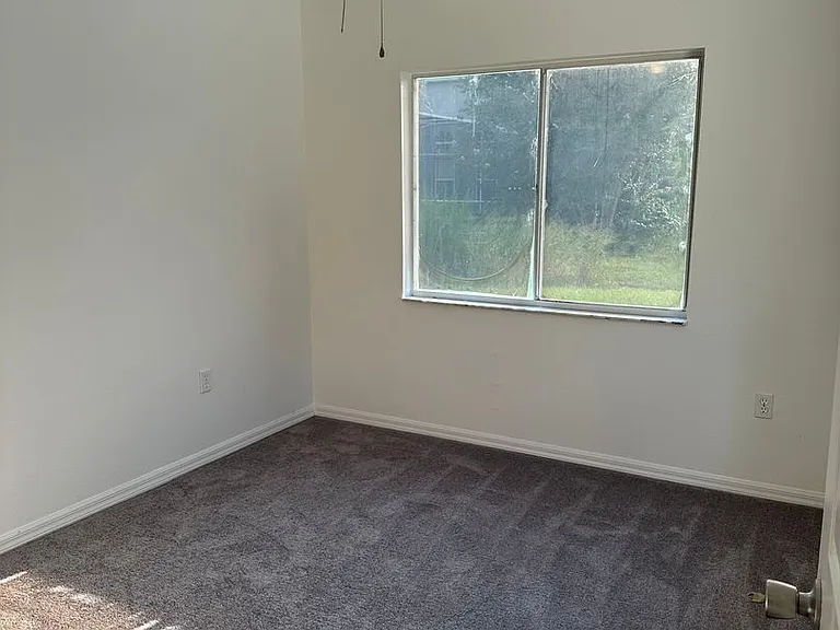 838 Hillcrest Dr — Photo 17