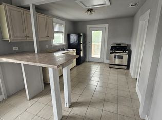 319 N Pine St #2, San Antonio, TX 78202