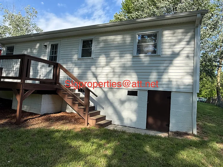21 Kentucky Dr — Photo 3