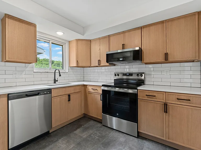 115 Green Glen Dr — Photo 10