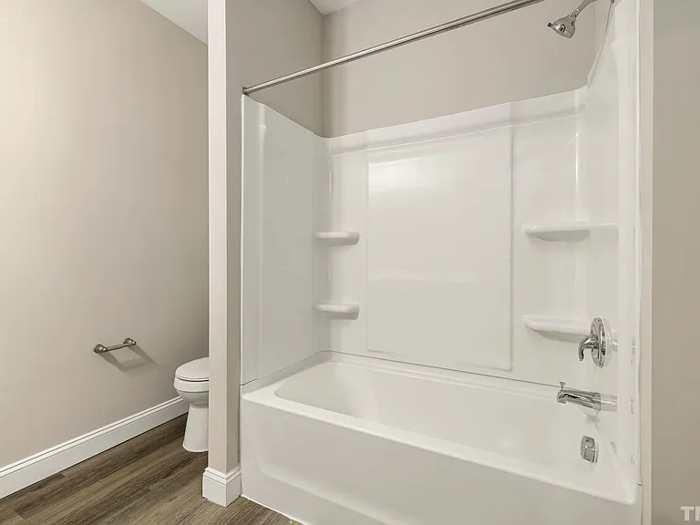 335 E Pine Ave — Photo 24