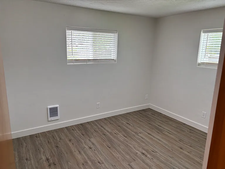 1805 Susan Ave — Photo 10