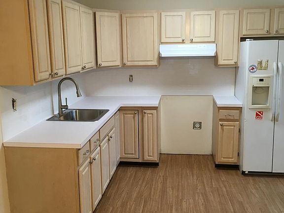 5th image of 32 Sylva Ln #A