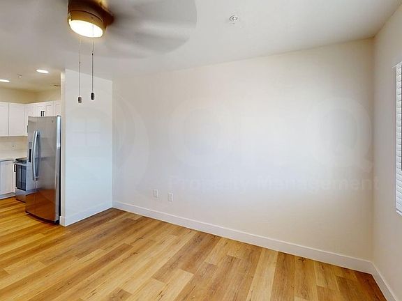 4th image of 410 W Hadley St #2