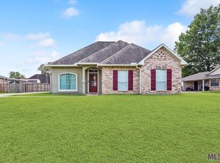 1450 Weeping Willow Dr, Denham Springs, LA 70726