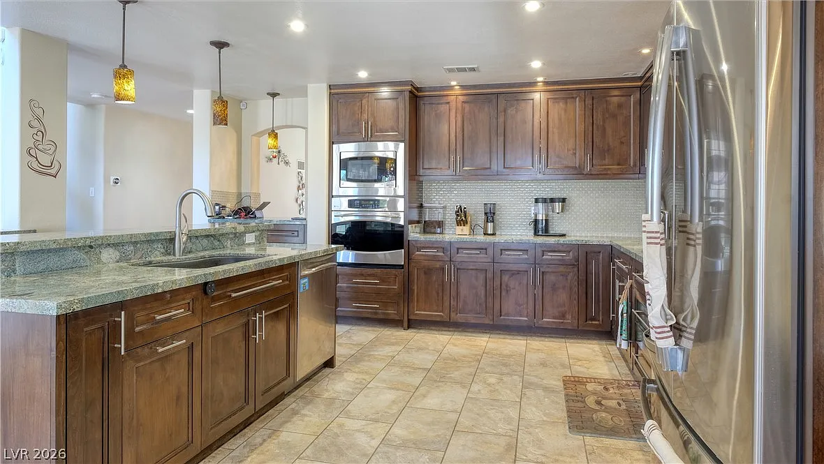 4 bed, 3.0 bath, 3215 sqft, $3,500 — Photo 3