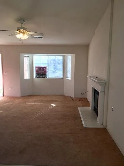4 bed, $2,250 — Photo 4