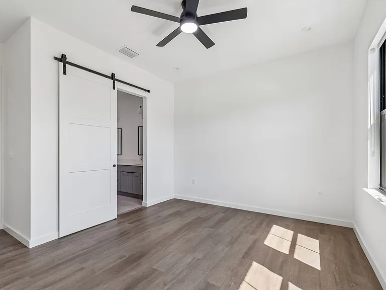 1218 E Kay St #14 — Photo 47