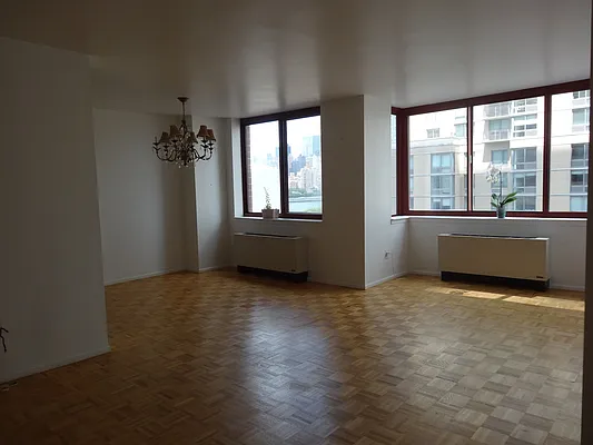 Sold by Nest Seekers International | media 26