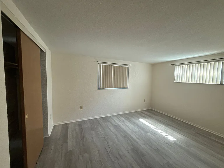 7726 Sue Ellen Dr — Photo 23