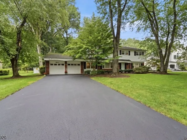 18 Druid Hill Dr, Parsippany-Troy Hills Twp., NJ 07054