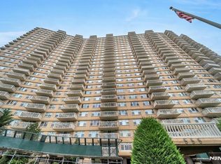 555 North Ave APT 23S, Fort Lee, NJ 07024