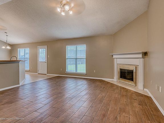 3rd image of 7220 Dunbarton Dr