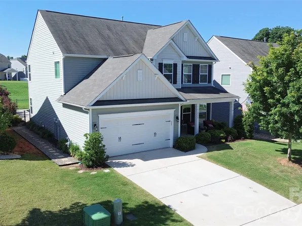 111 Lantern Acres Dr, Mooresville, NC 28115