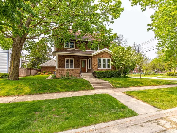803 17th St, Monroe, WI 53566
