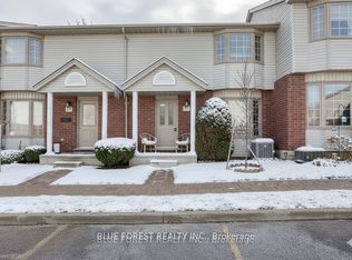 70 Chapman Ct #58, London, ON N6G 4Z4