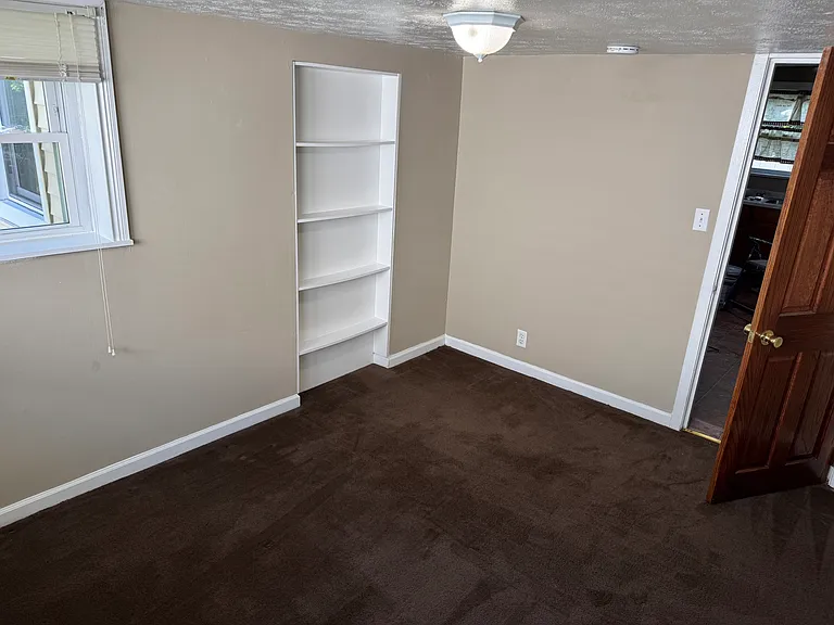 928 Jefferson St — Photo 18