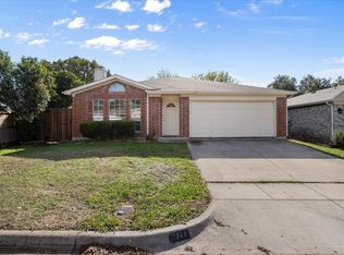 3744 Chaddybrook Ln, Fort Worth, TX 76137