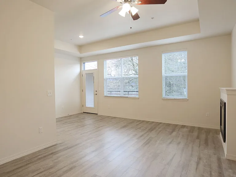 7180 N Leavitt Ave — Photo 8