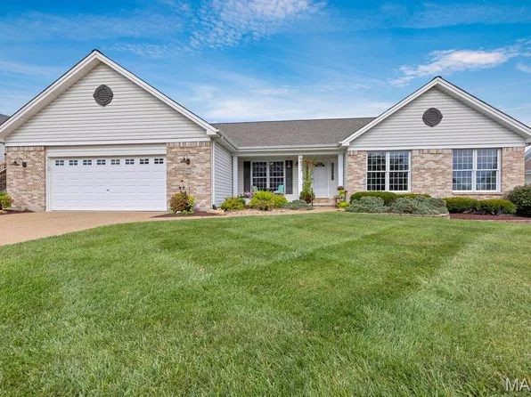 421 Jacobs Place Dr, Saint Peters, MO 63376