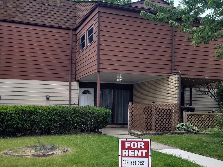 15907 Debra Dr — Photo 2