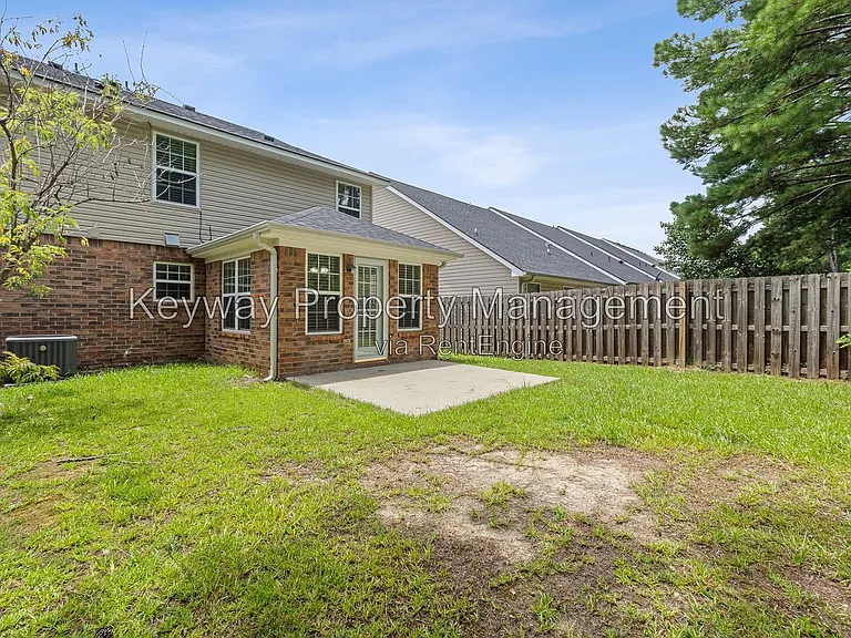 615 Goodale Ln — Photo 22