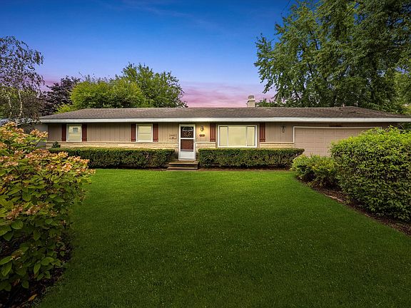4th image of 1729 Yew Ct