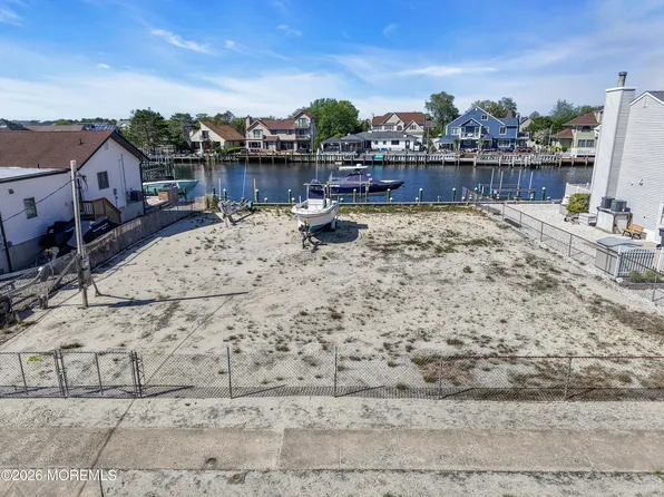292 Aldo Drive, Toms River, NJ 08753