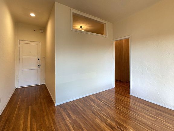 5th image of 1650 Echo Park Ave APT 302