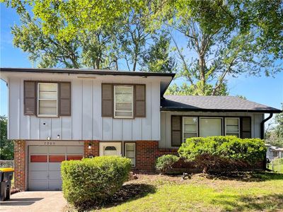 7905 E 91st St, Kansas City, MO, 64138