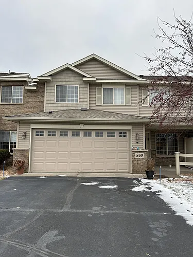 860 Independence Dr Photo 1